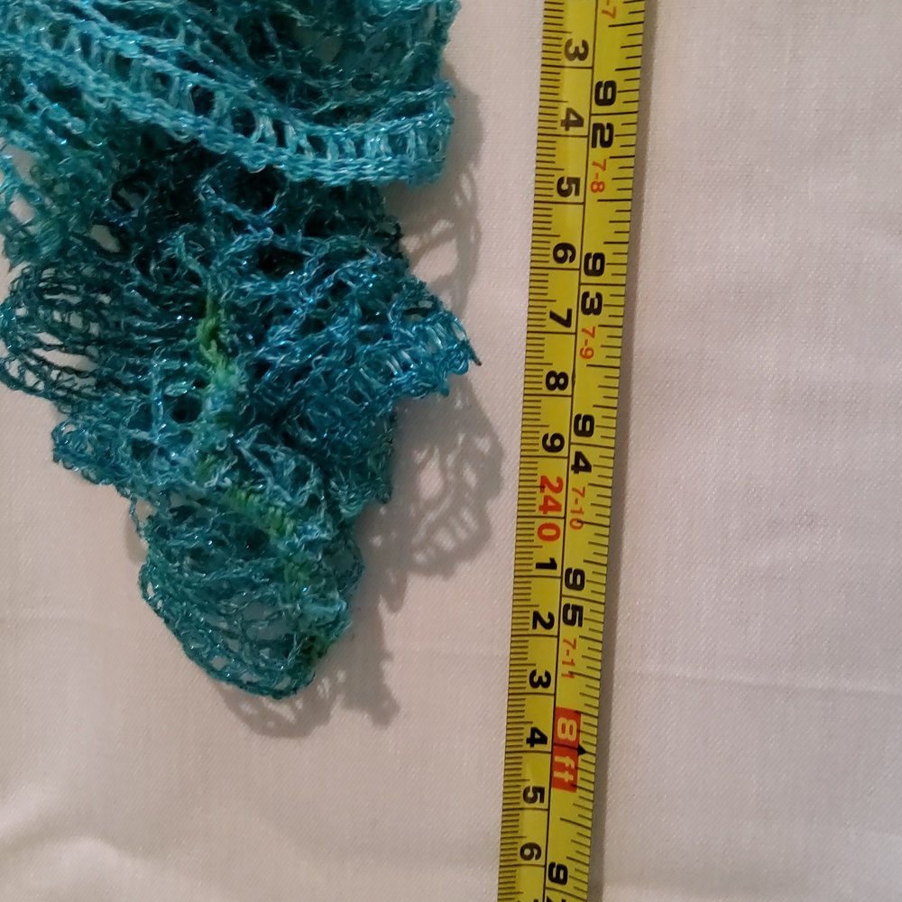 Knitted Ruffle Scarf - Picture 4 of 6